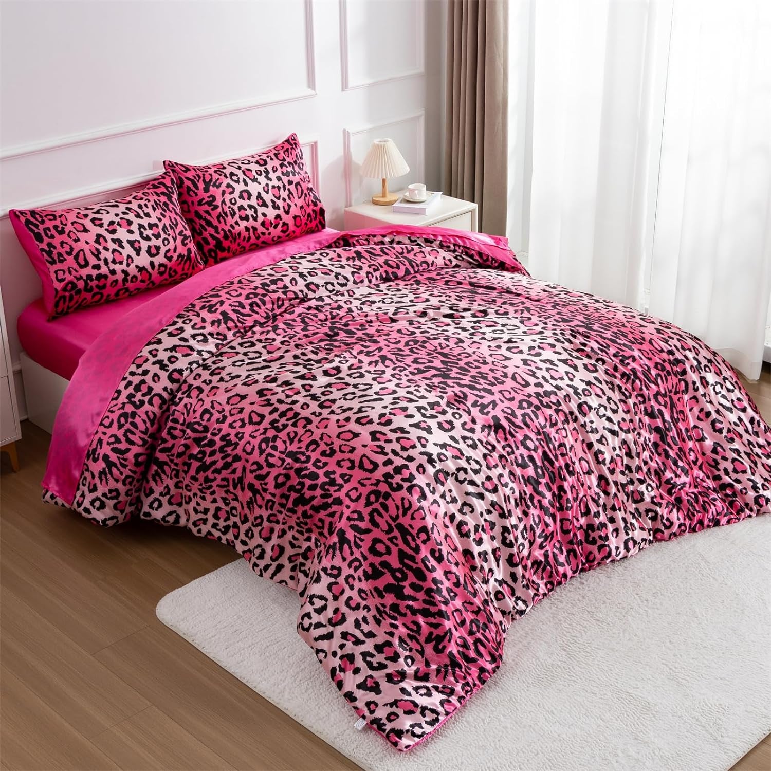 Leopard Printed,Satin Silky Soft Quilt Sexy Luxury Super Soft Microfiber Comforter Quilt Bedding Comforter Set Full/Queen, Light Weighted (Pink, Queen(88-By-88-Inches))