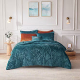 Isabel (4-Piece) Teal Polyester King/California King Velvet Comforter Set with Throw Pillow