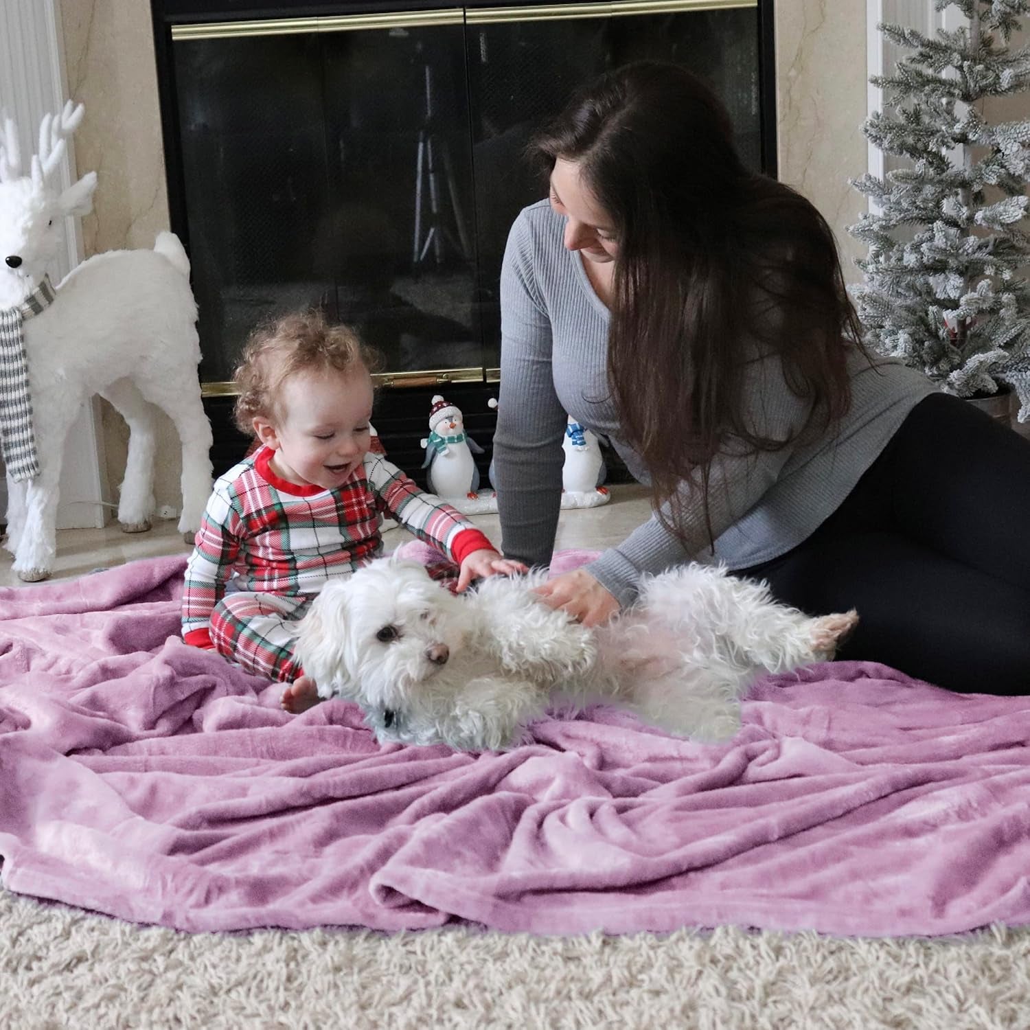 Gentlesoft Fleece Blankets Queen Size Lilac Lavender - Bed Blanket Soft Lightweight Plush Fuzzy Cozy Luxury Microfiber, 90X90 Inches