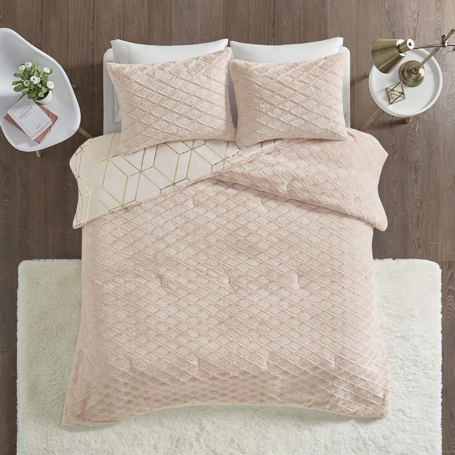 Ainsley Comforter Set-Geometric Metallic Print to Faux Fur Reverse Trendy All Season Hypoallergenic Bedding, Matching Sham, King, Blush 3 Piece (ID10-1763)
