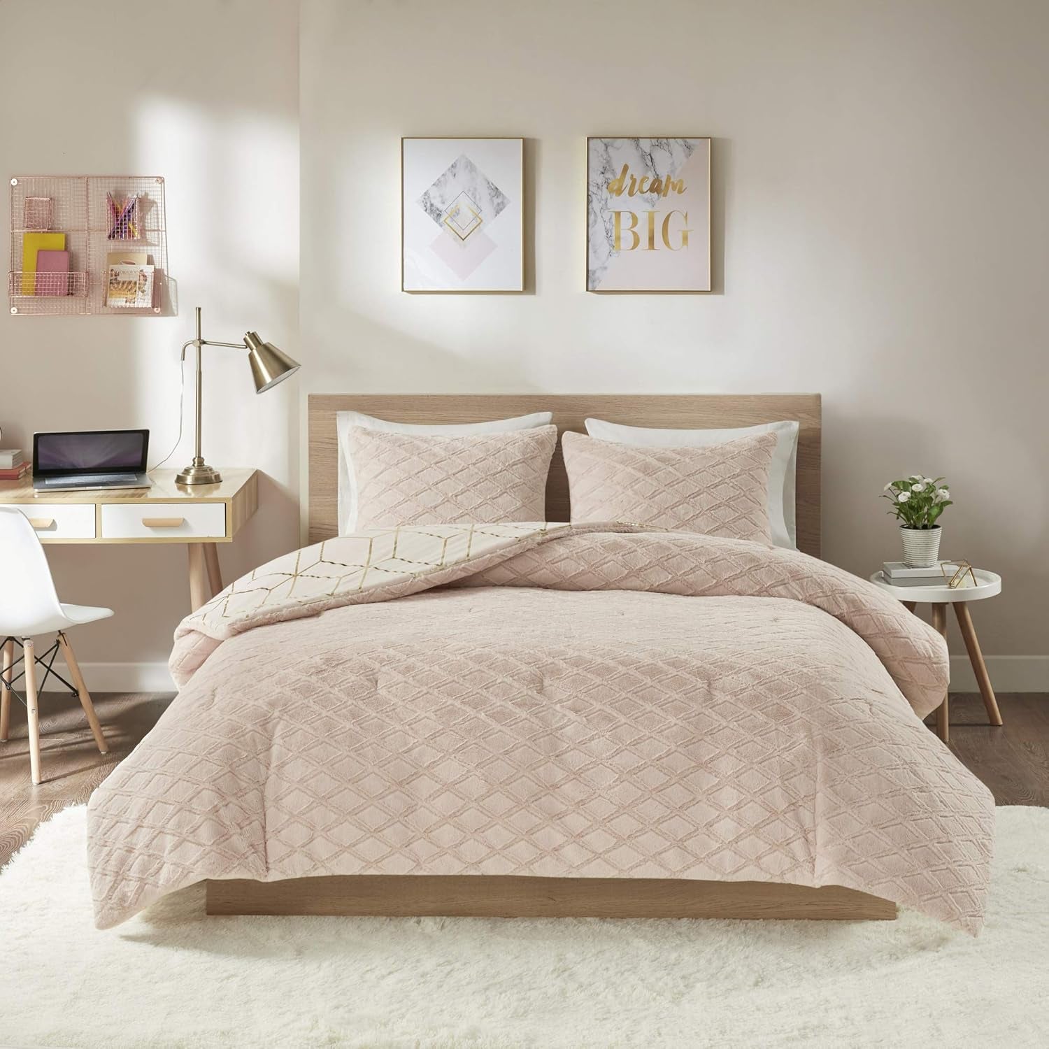 Ainsley Comforter Set-Geometric Metallic Print to Faux Fur Reverse Trendy All Season Hypoallergenic Bedding, Matching Sham, King, Blush 3 Piece (ID10-1763)