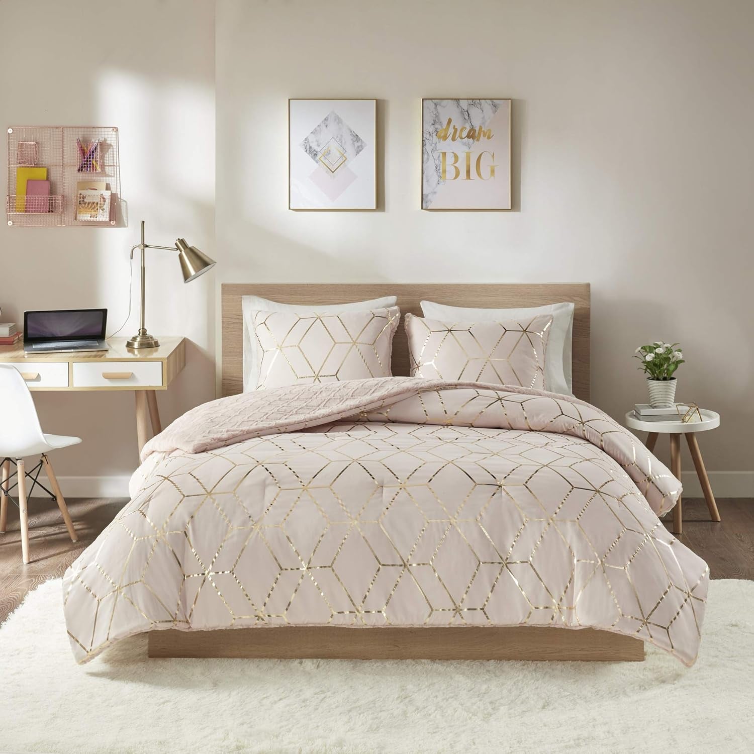 Ainsley Comforter Set-Geometric Metallic Print to Faux Fur Reverse Trendy All Season Hypoallergenic Bedding, Matching Sham, King, Blush 3 Piece (ID10-1763)