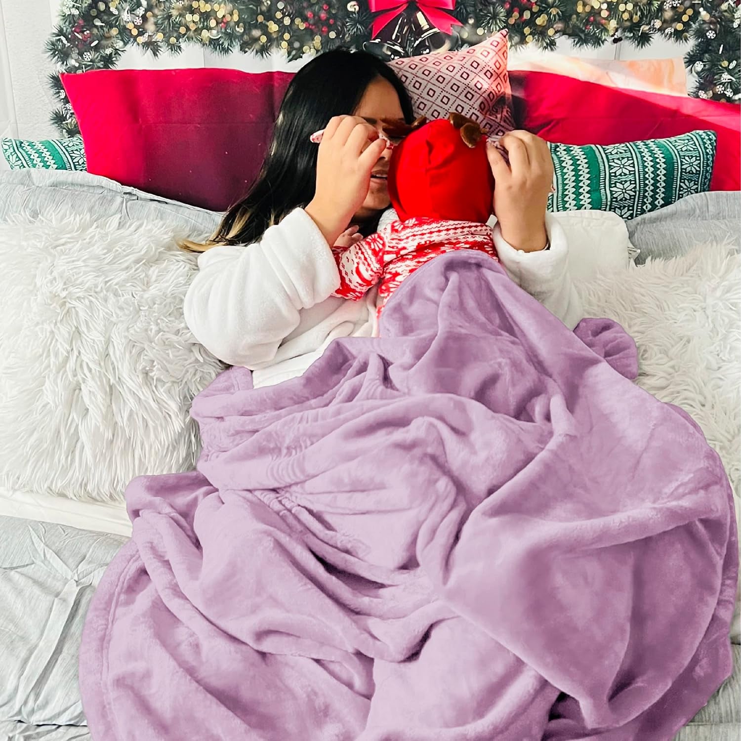 Gentlesoft Fleece Blankets Queen Size Lilac Lavender - Bed Blanket Soft Lightweight Plush Fuzzy Cozy Luxury Microfiber, 90X90 Inches