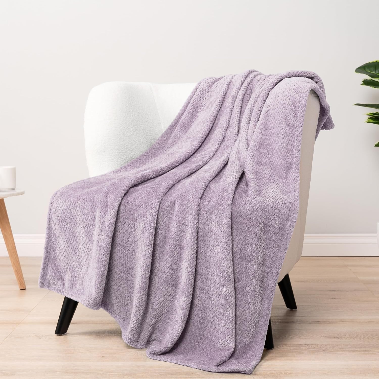 Soft Fleece Lavender Lilac Throw Blanket for Couch, Lightweight Plush Warm Blankets for Bed, Fuzzy Cozy Flannel Blanket Throw for Sofa, Travel, Jacquard Pattern, Light Purple, 50X60 Inch