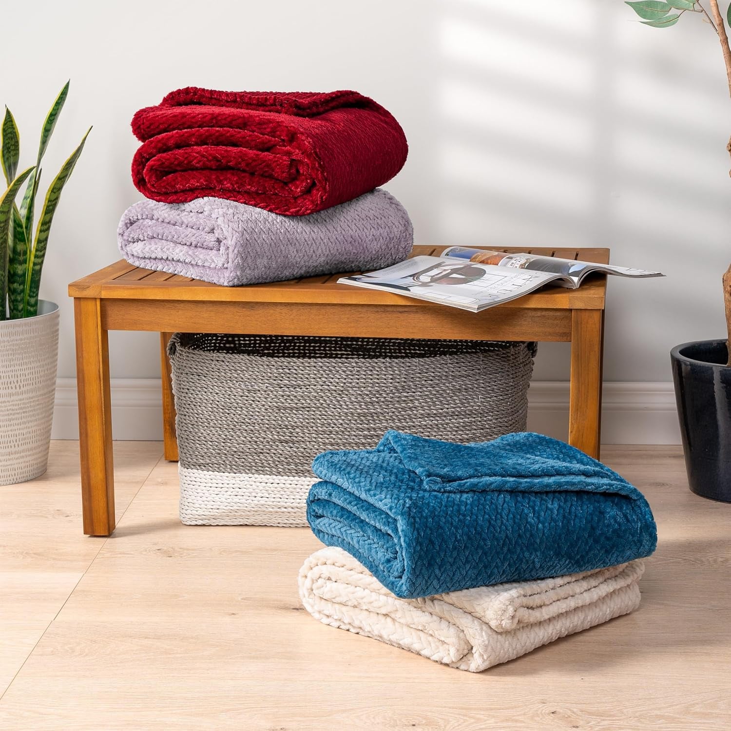 Soft Fleece Lavender Lilac Throw Blanket for Couch, Lightweight Plush Warm Blankets for Bed, Fuzzy Cozy Flannel Blanket Throw for Sofa, Travel, Jacquard Pattern, Light Purple, 50X60 Inch