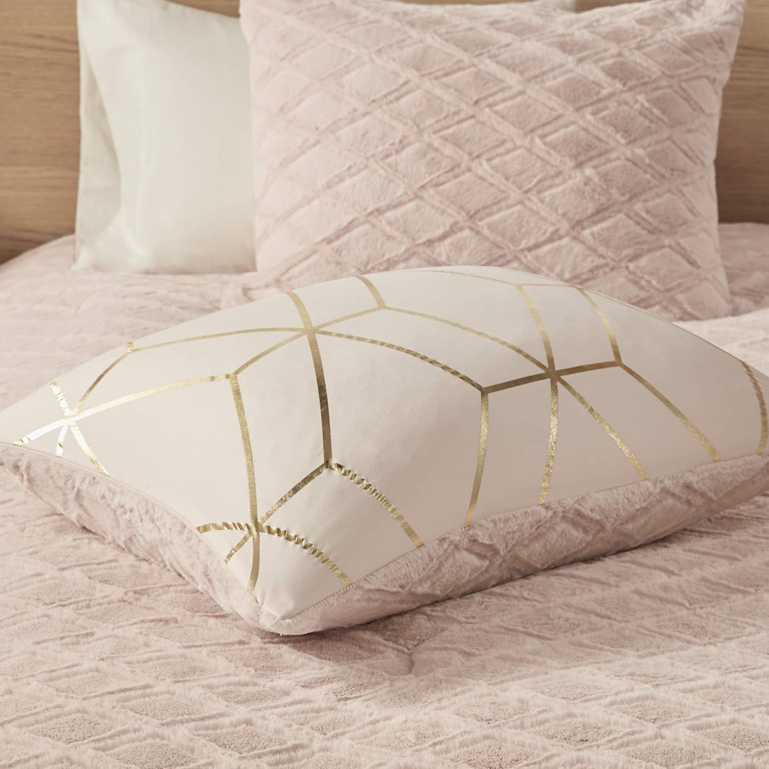 Ainsley Comforter Set-Geometric Metallic Print to Faux Fur Reverse Trendy All Season Hypoallergenic Bedding, Matching Sham, King, Blush 3 Piece (ID10-1763)